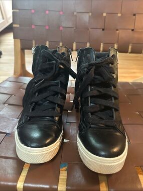 Women's Black High-Top Lace-Up Sneakers